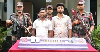 যশোরে ৮ পিস স্বর্ণের বারসহ দুই জন আটক